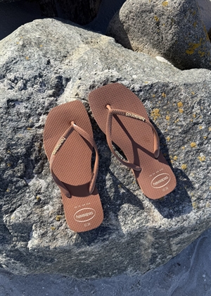 Hav. Square Logo Pop U sandal Rust Havaianas